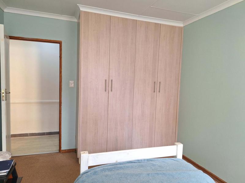 4 Bedroom Property for Sale in Hartenbos Heuwels Western Cape